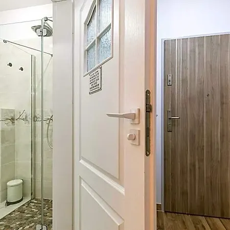 Aparthotel 8/25