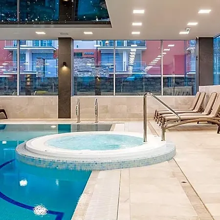 8/25 Aparthotel 4*
