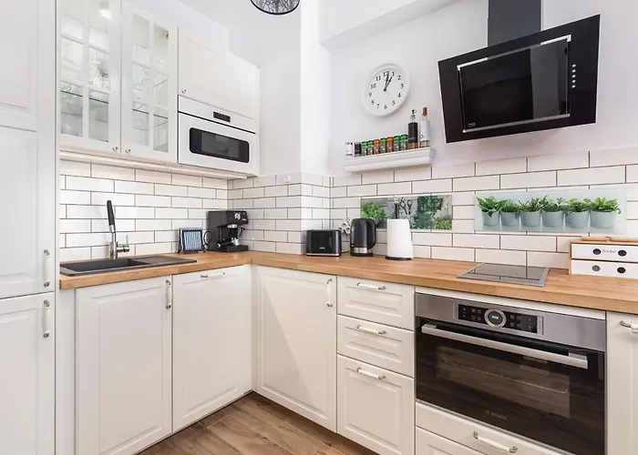 8/25 Apartmanhotel 4*